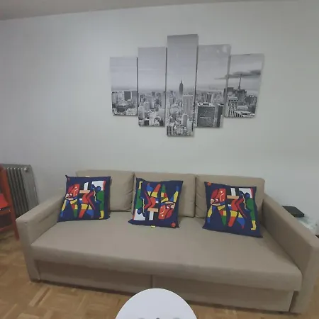 Apartamento Avenida De Los Reyes De Espana *
