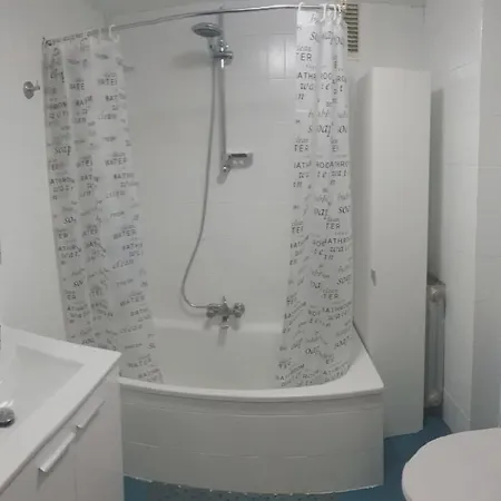 Apartamento Avenida De Los Reyes De Espana