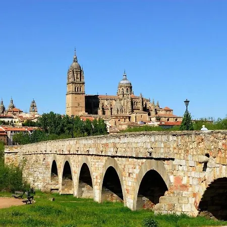 Avenida De Los Reyes De Espana
